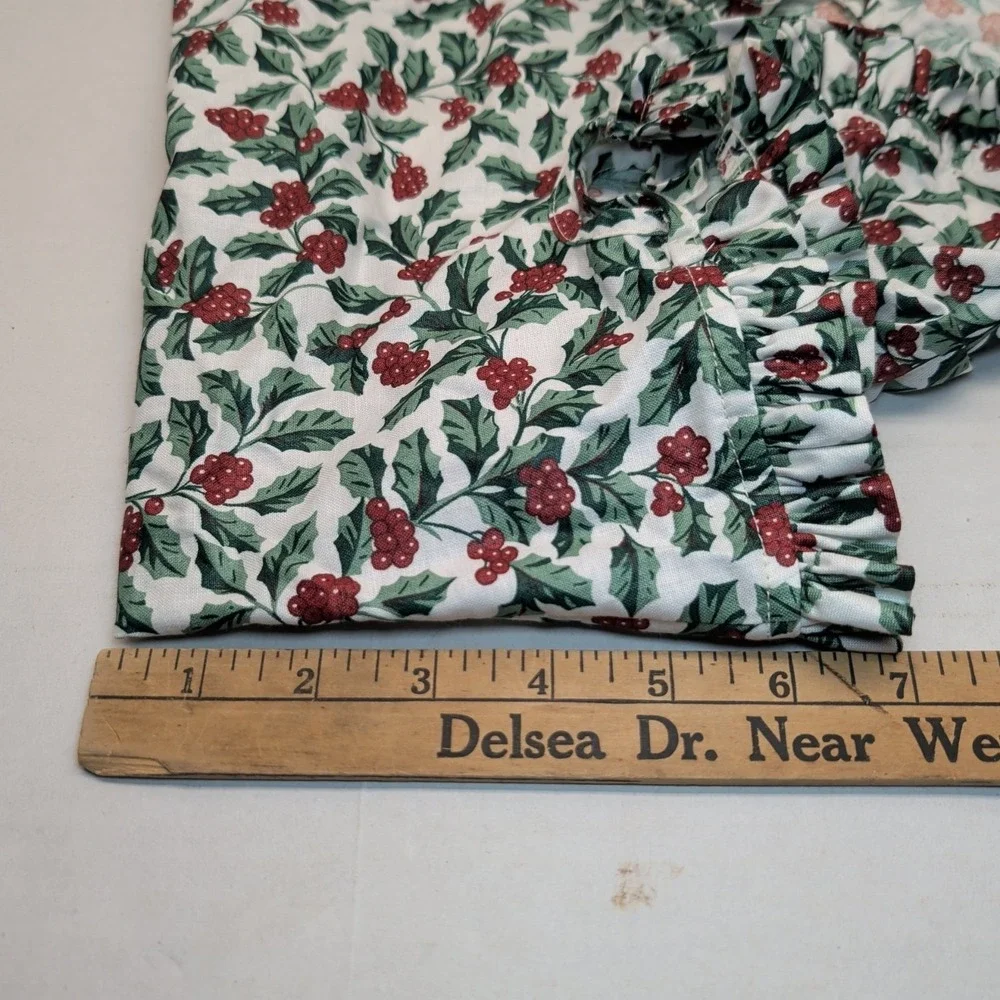 Lot of 6 Vintage Longaberger Traditional Holly Fabric Liner (4) & Garter (2)